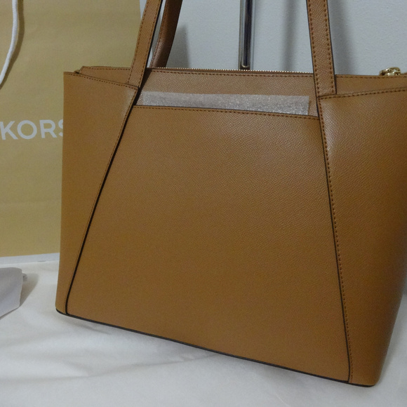 Michael Kors "Maddie" Medium EW Shoulder Bag - Picture 4 of 6